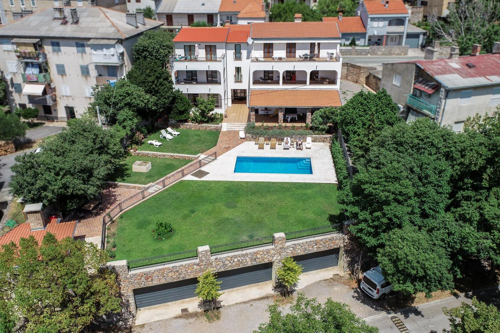 סנג' Guesthouse Ruza - Apartments מראה חיצוני תמונה