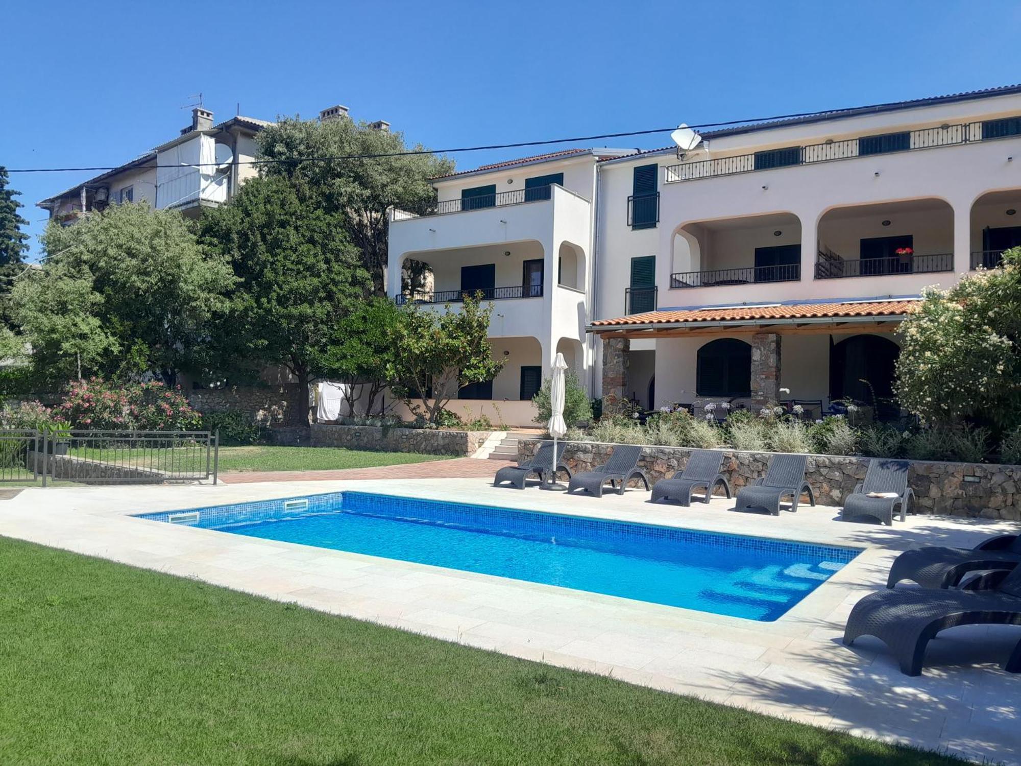 סנג' Guesthouse Ruza - Apartments מראה חיצוני תמונה